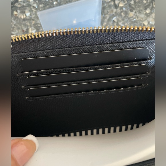 BNWOT KATE SPADE ZIPPER WALLET - Picture 5 of 7